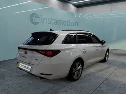 Weiß Gebraucht 2024 Seat Leon ST FR Kombi | 26.700 € (Guter Preis)