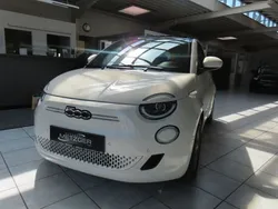 Arktis weiß Gebraucht 2021 Fiat 500e Icon Kleinwagen | 16.450 € (Fairer Preis)