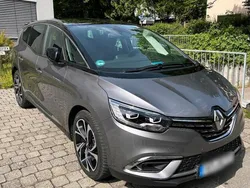 Grau Gebraucht 2022 Renault Scénic IV Van / Kleinbus | 23.900 €