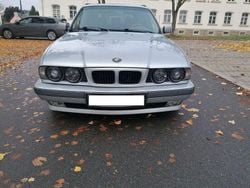 Silber Gebraucht 1996 BMW 518 Kombi | 5.000 €