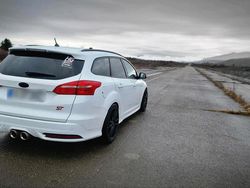 Weiß Gebraucht 2018 Ford Focus ST Kombi | 18.000 € (Fairer Preis)