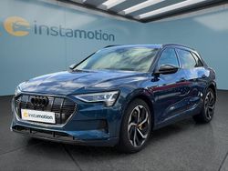 Blau Gebraucht 2022 Audi e-tron SUV | 42.849 €
