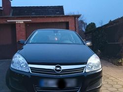 Schwarz Gebraucht 2009 Opel Astra Edition Limousine | 2.700 € (Fairer Preis)