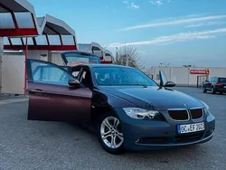 Braun Gebraucht 2006 BMW 320 Kombi | 3.900 € (Fairer Preis)
