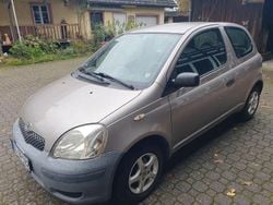 Silber Gebraucht 2005 Toyota Yaris Eco Limousine | 650 € (Superpreis)