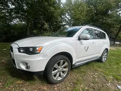 Weiß Gebraucht 2011 Mitsubishi Outlander SUV | 4.300 €