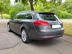 Grau Gebraucht 2011 Opel Insignia Kombi | 1.990 € (Superpreis)