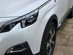 Weiß Gebraucht 2019 Peugeot 5008 Crossway Van / Kleinbus | 26.500 €