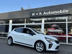 Weiß Gebraucht 2024 Renault Clio V Evolution Limousine | 15.830 € (Guter Preis)