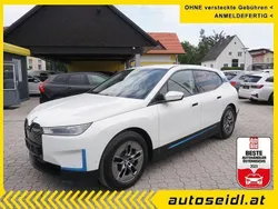 Weiß Gebraucht 2022 BMW iX SUV | 39.700 € (Superpreis)