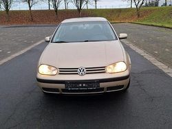 Gold Gebraucht 2002 VW Golf IV Kleinwagen | 1.750 € (Etwas zu teuer)