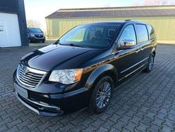 Schwarz Gebraucht 2014 Lancia Voyager Platinum Van / Kleinbus | 9.999 € (Fairer Preis)