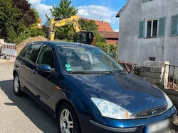 Blau Gebraucht 2004 Ford Focus Limousine | 1.000 € (Guter Preis)