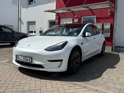 Weiß Gebraucht 2023 Tesla Model 3 Standard Range Limousine | 30.990 € (Fairer Preis)