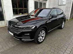 Deep black perlleffekt Gebraucht 2019 VW Touareg Sound SUV | 54.900 €
