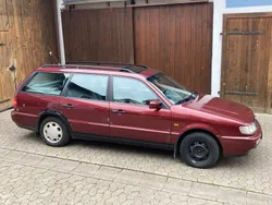Rot Gebraucht 1993 VW Passat Kombi | 600 €