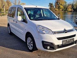 Weiß Gebraucht 2017 Citroën Berlingo SELECTION Van / Kleinbus | 9.000 € (Fairer Preis)