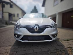Grau Gebraucht 2020 Renault Mégane GrandTour Kombi | 13.790 € (Fairer Preis)