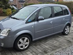 Blau Gebraucht 2003 Opel Meriva Van / Kleinbus | 3.150 € (Teuer)