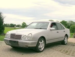 Silber Gebraucht 1998 Mercedes E430 Limousine | 6.980 € (Guter Preis)