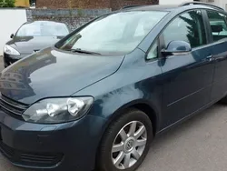 Braun Gebraucht 2009 VW Golf Plus Cross Comfortline Van / Kleinbus | 5.900 € (Fairer Preis)