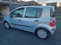 Grau Gebraucht 2005 Renault Grand Modus Van / Kleinbus | 4.300 €