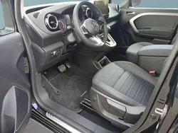 Schwarz Neu 2025 Mercedes T180 Van / Kleinbus | 35.799 €