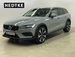 Vapour grey / Gebraucht 2023 Volvo V60 CC Ultimate Kombi | 46.990 € (Etwas zu teuer)