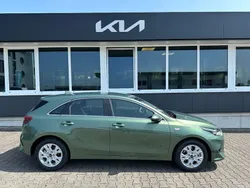 Grün Neu 2025 Kia Ceed Vision Limousine | 24.990 € (Fairer Preis)