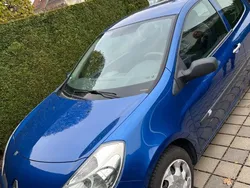 Blau Gebraucht 2009 Renault Clio II Dynamique Limousine | 1.050 € (Guter Preis)
