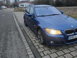 Blau Gebraucht 2009 BMW 330 M Performance Kombi | 11.200 €
