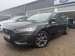 Schwarz Gebraucht 2022 Ford Focus ST-Line Limousine | 19.900 € (Teuer)