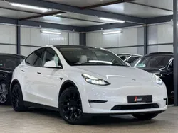 Weiß Gebraucht 2022 Tesla Model Y Long Range SUV | 34.890 € (Fairer Preis)