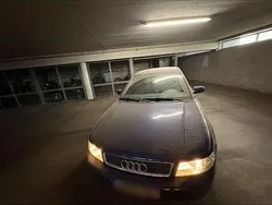 Blau Gebraucht 2000 Audi A4 Limousine | 800 € (Superpreis)