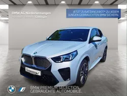 Grau Gebraucht 2024 BMW iX2 M Sport SUV | 45.700 € (Fairer Preis)