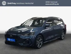 Blau Gebraucht 2024 Ford Focus ST-Line Kombi | 26.826 € (Guter Preis)