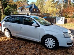Weiß Gebraucht 2009 VW Golf V Trendline Kombi | 2.200 € (Fairer Preis)