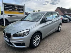 Silber Gebraucht 2015 BMW 220 Active Tourer Basis Van / Kleinbus | 13.590 € (Fairer Preis)