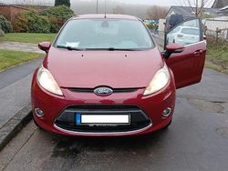 Rot Gebraucht 2009 Ford Fiesta Ghia Limousine | 1.990 € (Teuer)