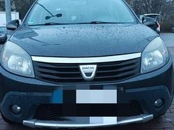 Schwarz Gebraucht 2009 Dacia Sandero Stepway Kleinwagen | 2.400 € (Fairer Preis)