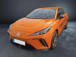 Fizzy orange (metallic) Gebraucht 2023 MG MG4 EV Luxury Kleinwagen | 24.890 € (Fairer Preis)