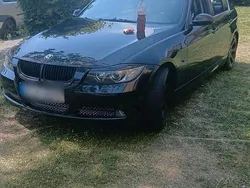 Schwarz Gebraucht 2007 BMW 325 Limousine | 3.400 €