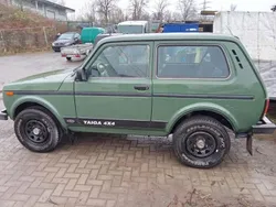 Grün Gebraucht 2017 Lada Urban SUV | 8.500 € (Fairer Preis)