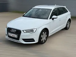 Weiß Gebraucht 2014 Audi A3 Ambiente Limousine | 9.990 € (Fairer Preis)