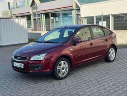 Rot Gebraucht 2007 Ford Focus Ghia Limousine | 4.750 € (Etwas zu teuer)
