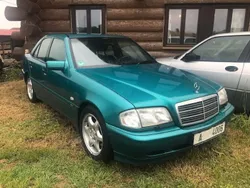 Grün Gebraucht 2000 Mercedes C240 Limousine | 3.600 € (Fairer Preis)