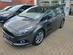 Grau Gebraucht 2018 Ford S-MAX ST-Line Van / Kleinbus | 19.990 € (Fairer Preis)