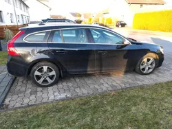 Schwarz Gebraucht 2015 Volvo V60 Kombi | 10.500 € (Etwas zu teuer)