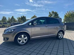 Braun Gebraucht 2011 VW Golf Plus Cross Team Van / Kleinbus | 6.350 € (Fairer Preis)
