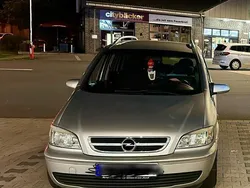Silber Gebraucht 2004 Opel Zafira Van / Kleinbus | 1.500 € (Fairer Preis)